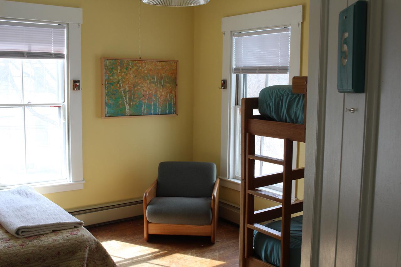 White Mountains Hostel Конуей Екстериор снимка